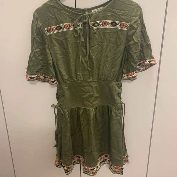 Tularosa Dresses & Skirts - Short green dress